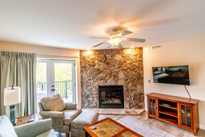 Classic Room, 2 Bedrooms | Living area - Laurel Point Resort (Gatlinburg)