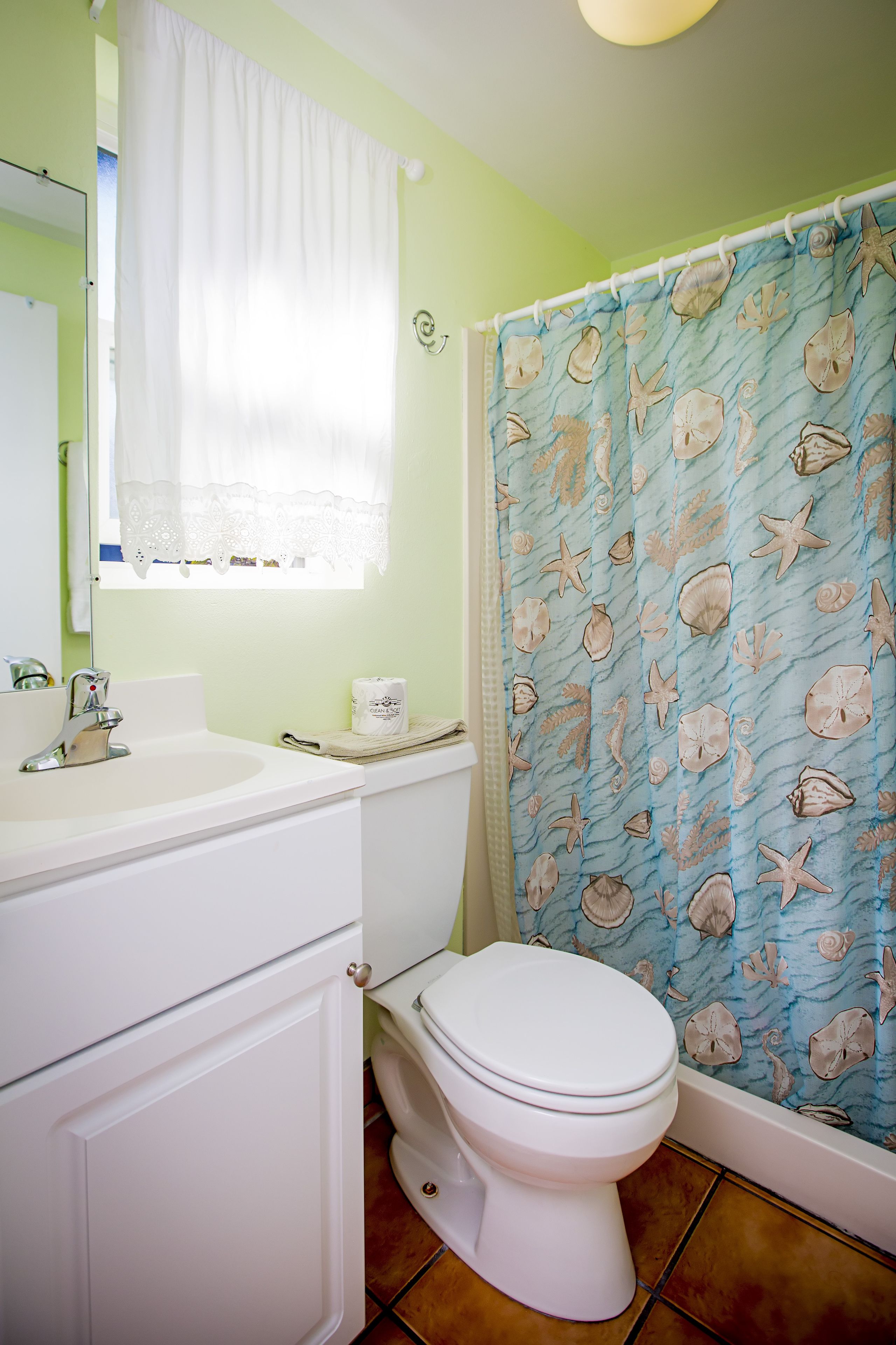 standard room, 2 queen beds, kitchenette | bathroom | combined shower/bathtub, free toiletries, hair dryer, towels