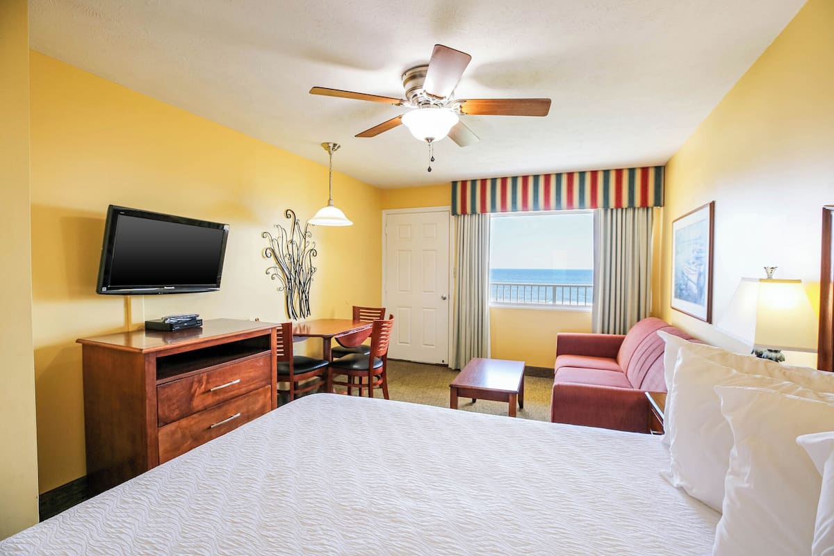 Studio | Desk, iron/ironing board, free WiFi, bed sheets