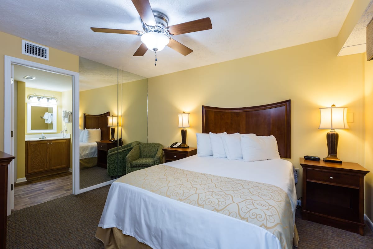 Family Condo, 2 Bedrooms | Desk, iron/ironing board, free WiFi, bed sheets