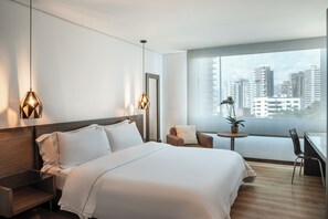 Standard Room, 1 Queen Bed | Minibar, in-room safe, desk, laptop workspace