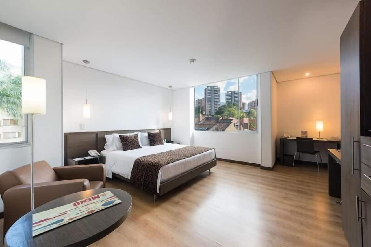 Minibar, in-room safe, desk, laptop workspace