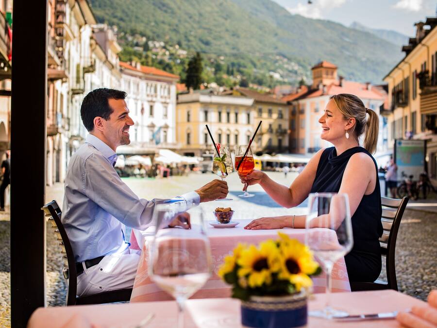 Breakfast, lunch and dinner served