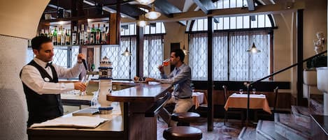 Bar (en la propiedad)
