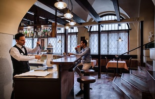 Bar (en la propiedad)