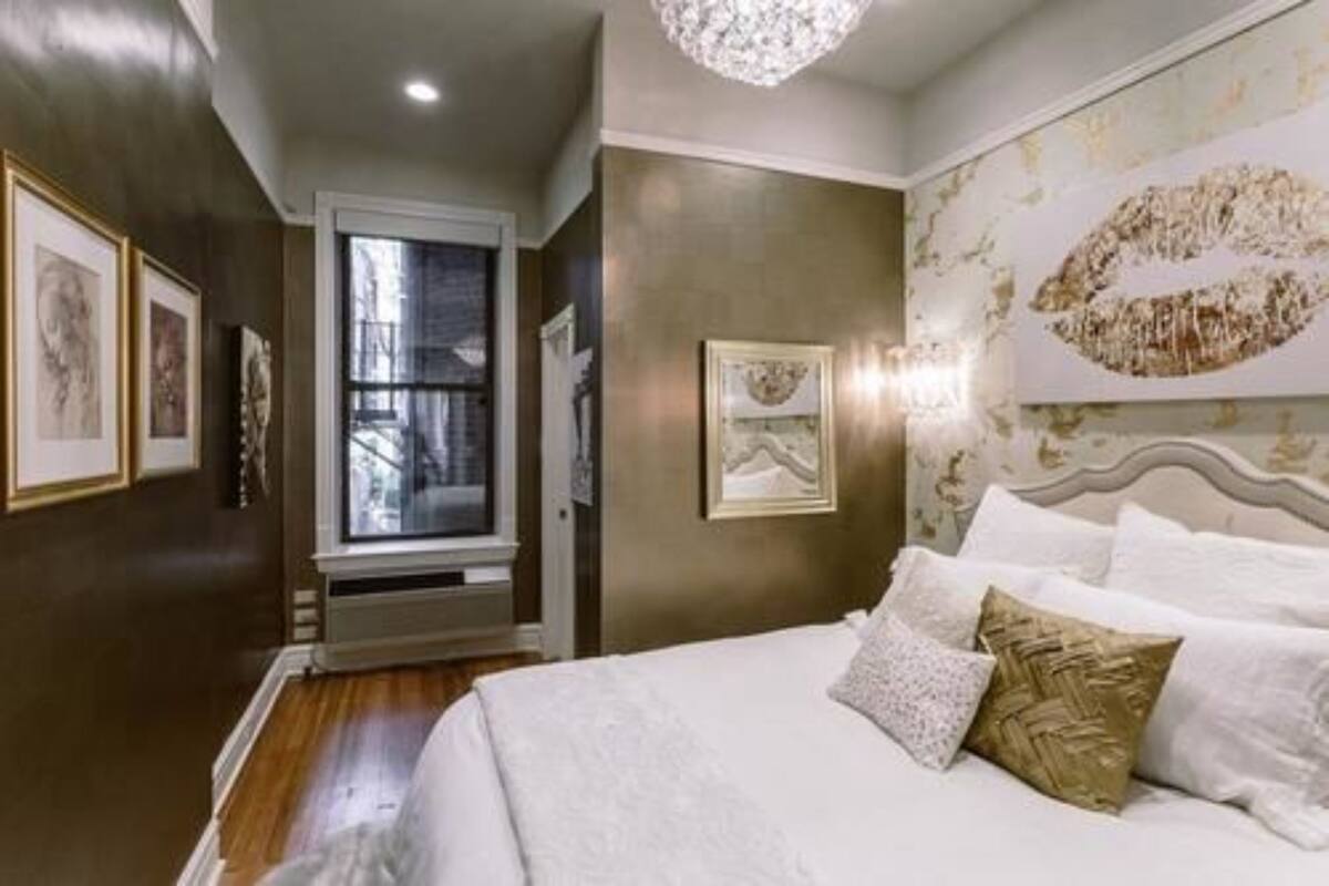 Room, Non Smoking, Private Bathroom (Bridget Bardot)