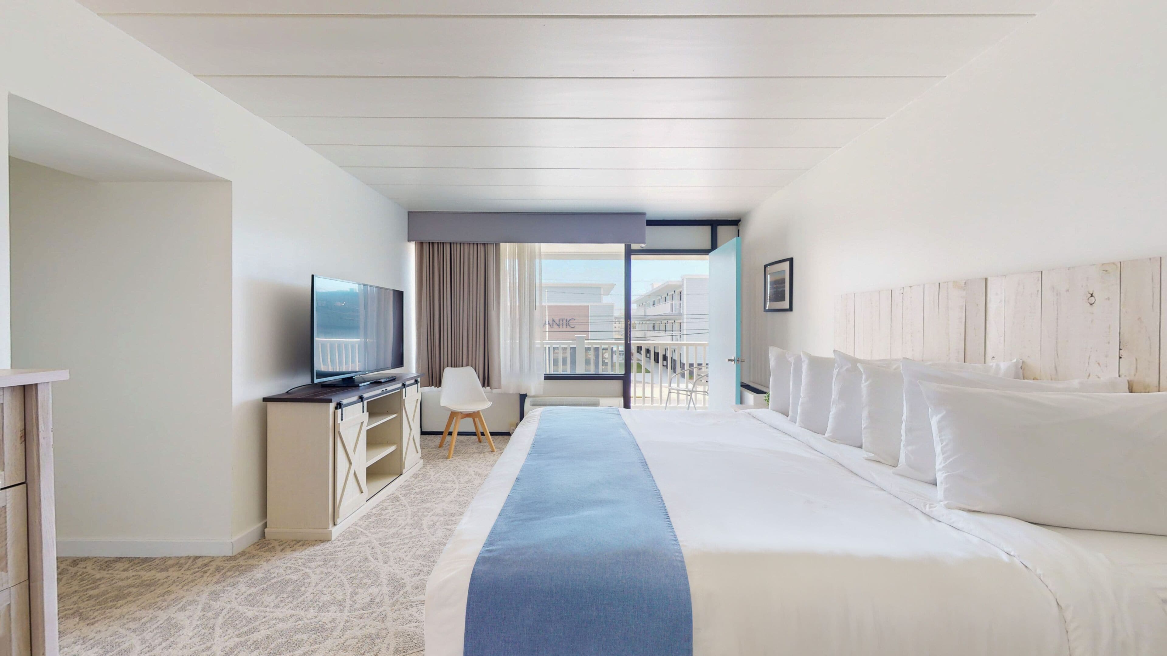 Appartamento Deluxe, 2 camere da letto, 2 bagni | Una scrivania, tende oscuranti, ferro/asse da stiro, Wi-Fi gratuito