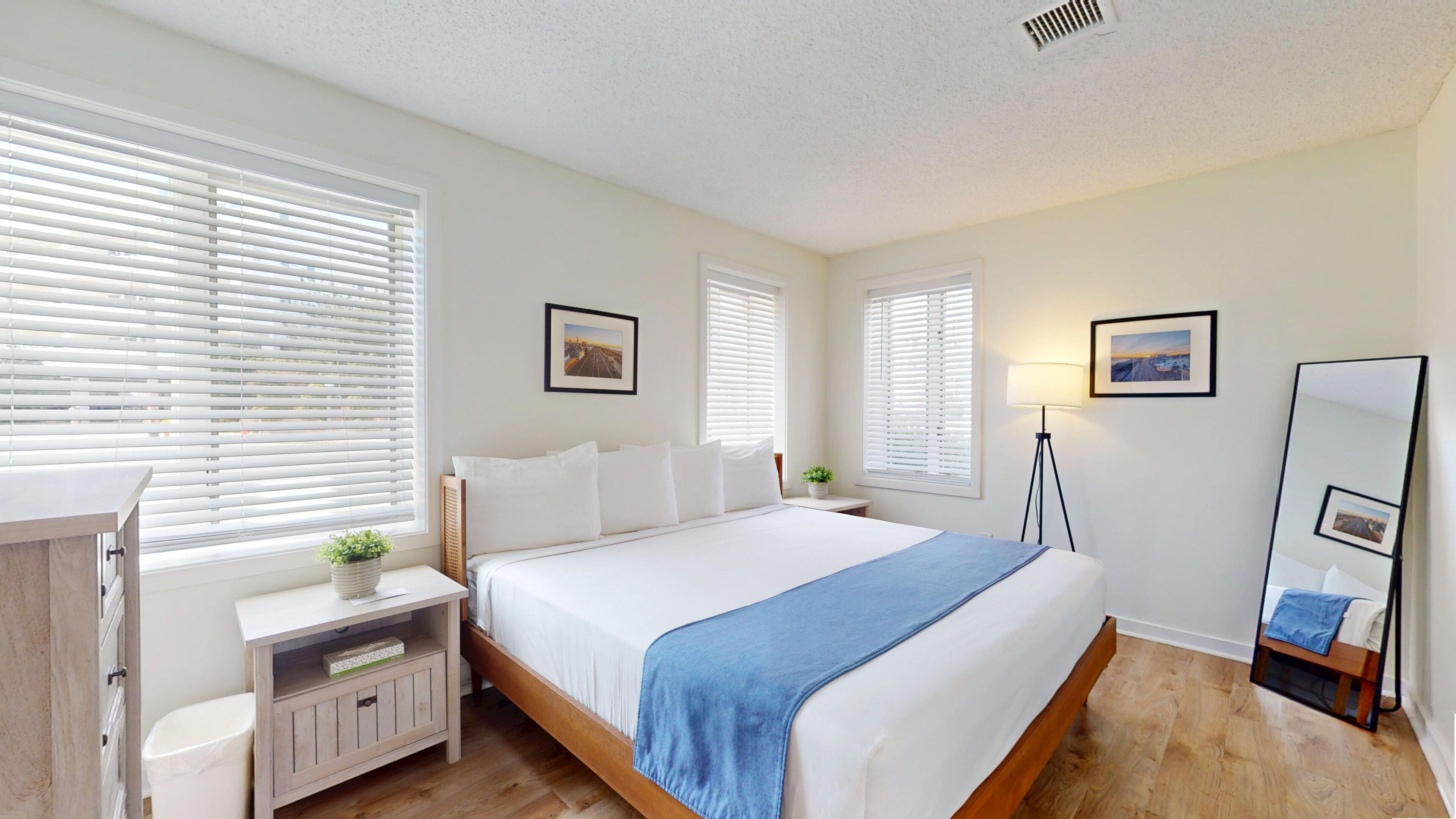 Signature-huoneisto, 1 suuri parisänky ja vuodesohva | Työpöytä, pimennysverhot, silitysrauta/-lauta, ilmainen Wi-Fi