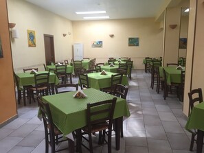 Daily buffet breakfast for a fee - Ciuri Di Badia (Buseto Palizzolo)