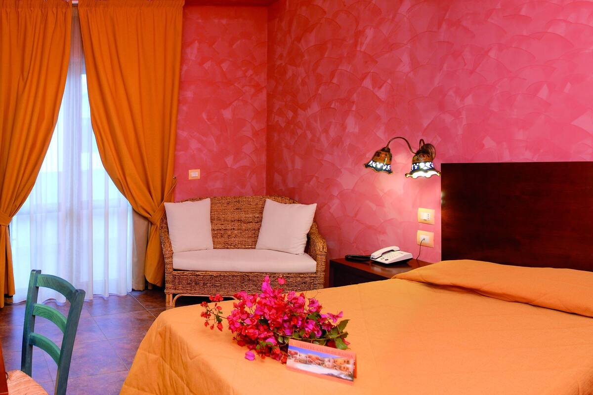 standard double room, 1 double or 2 single beds | view from room