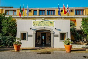 Property entrance - Gh Borgo Saraceno Hotel & Residence (Tempio Pausania)
