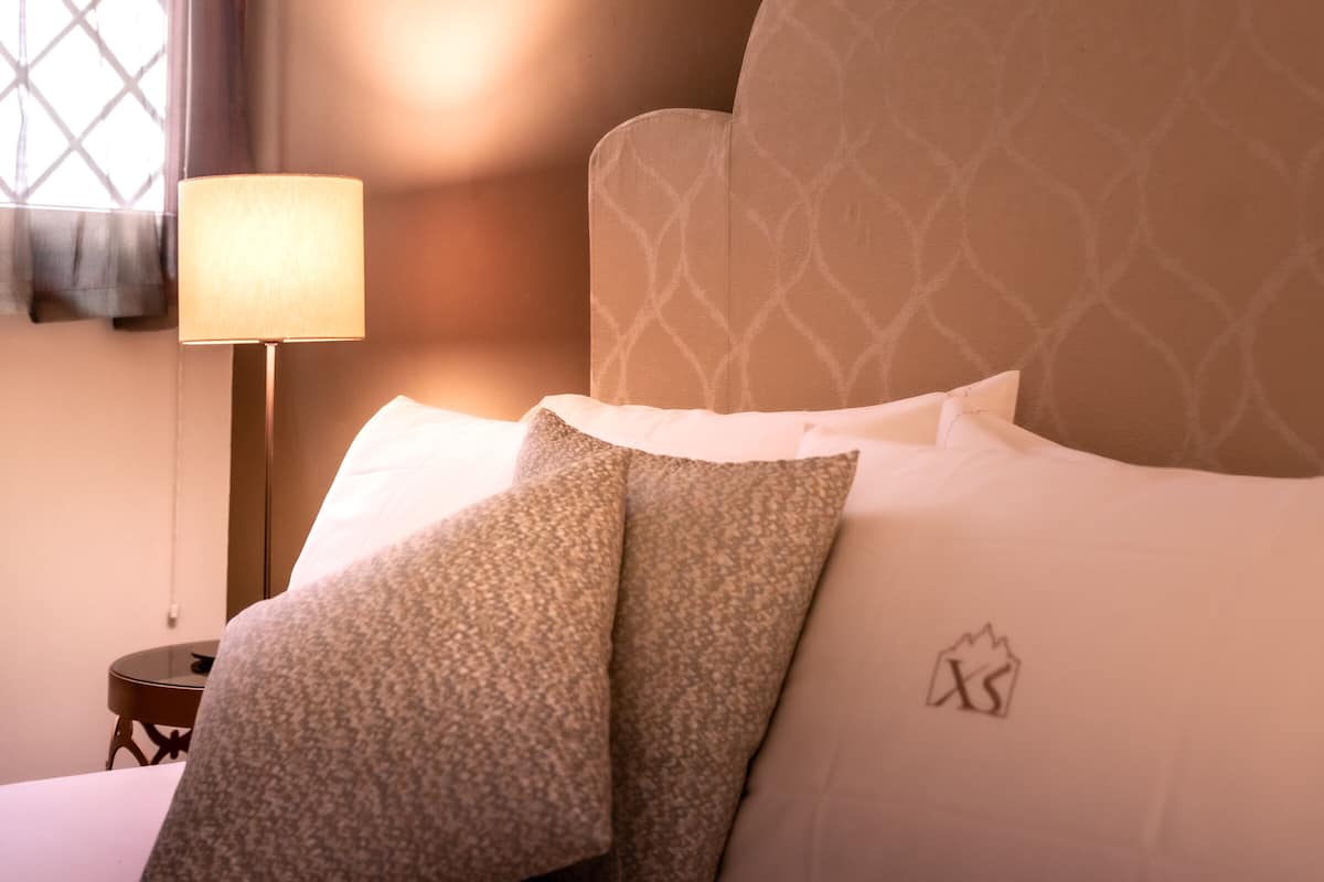 1 bedroom, premium bedding, down duvets, minibar