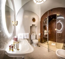 Junior Studio Suite | Bathroom