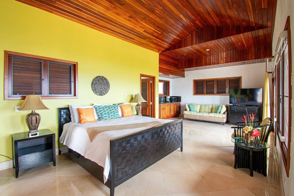 Luxury Villa (Infinity 8 rooms) | 5 bedrooms, premium bedding, minibar, in-room safe