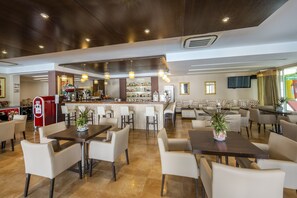 Bar (on property) - Peridis Family Resort (Kos)