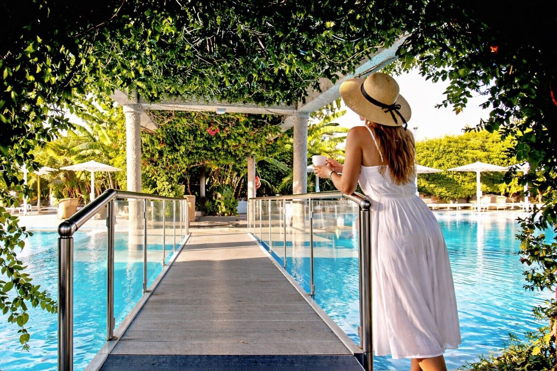 3 outdoor pools, pool umbrellas, lifeguards on site