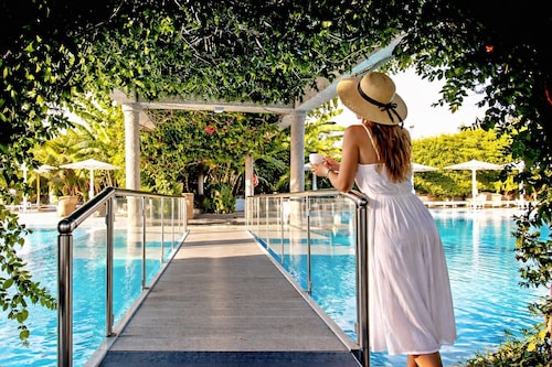 Peridis Family Resort