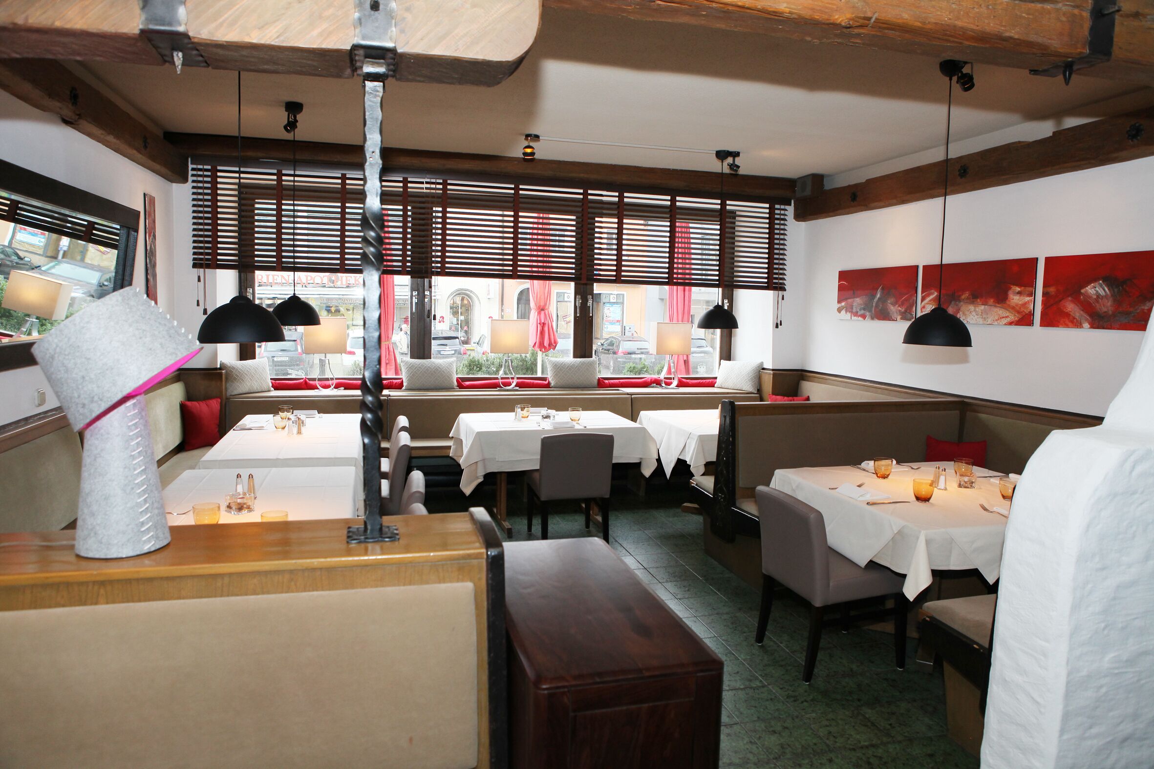 breakfast, lunch, dinner served; al fresco dining