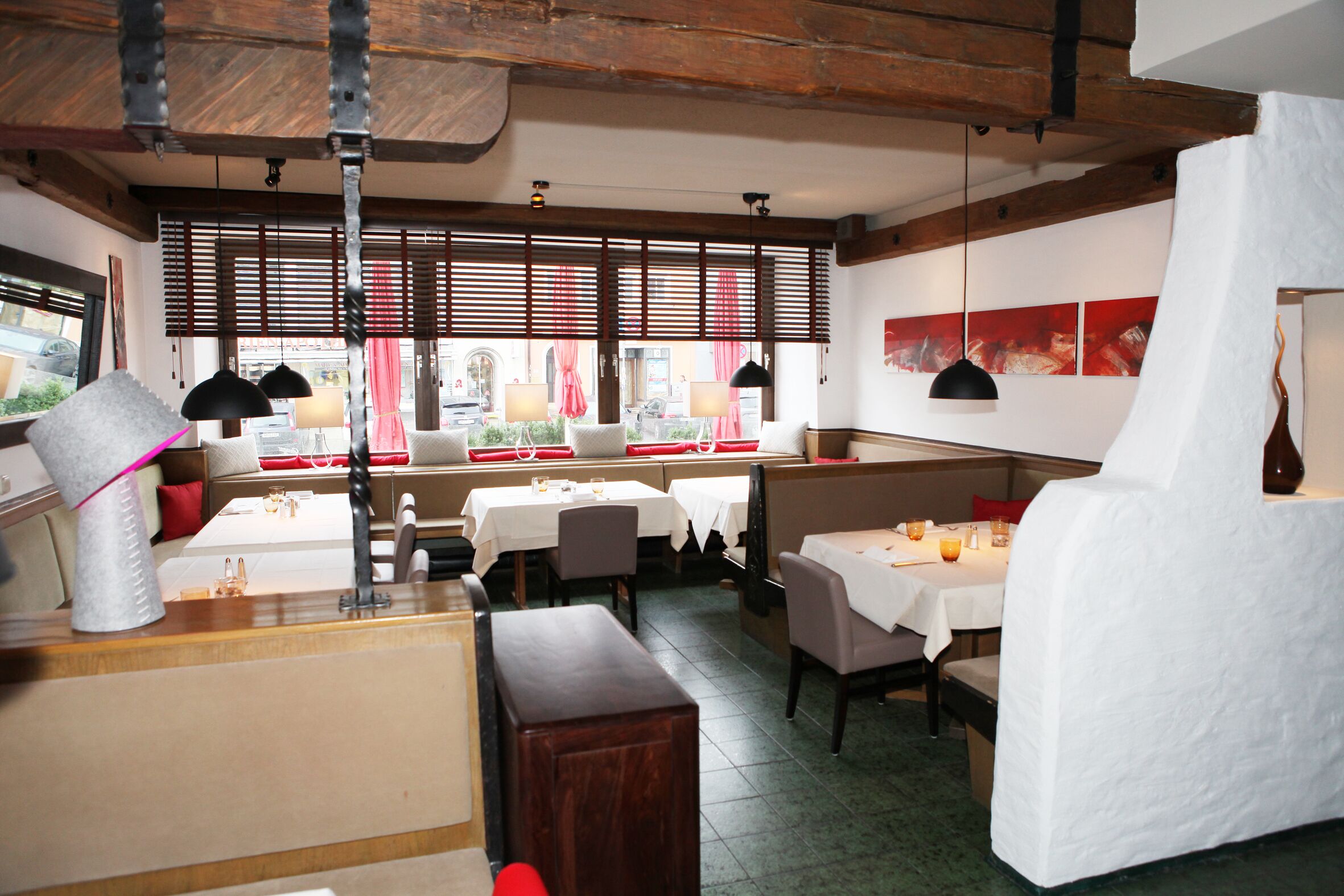 breakfast, lunch, dinner served; al fresco dining