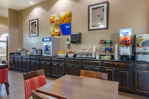 Free daily buffet breakfast - Comfort Inn & Suites Lordsburg I-10 (Lordsburg)