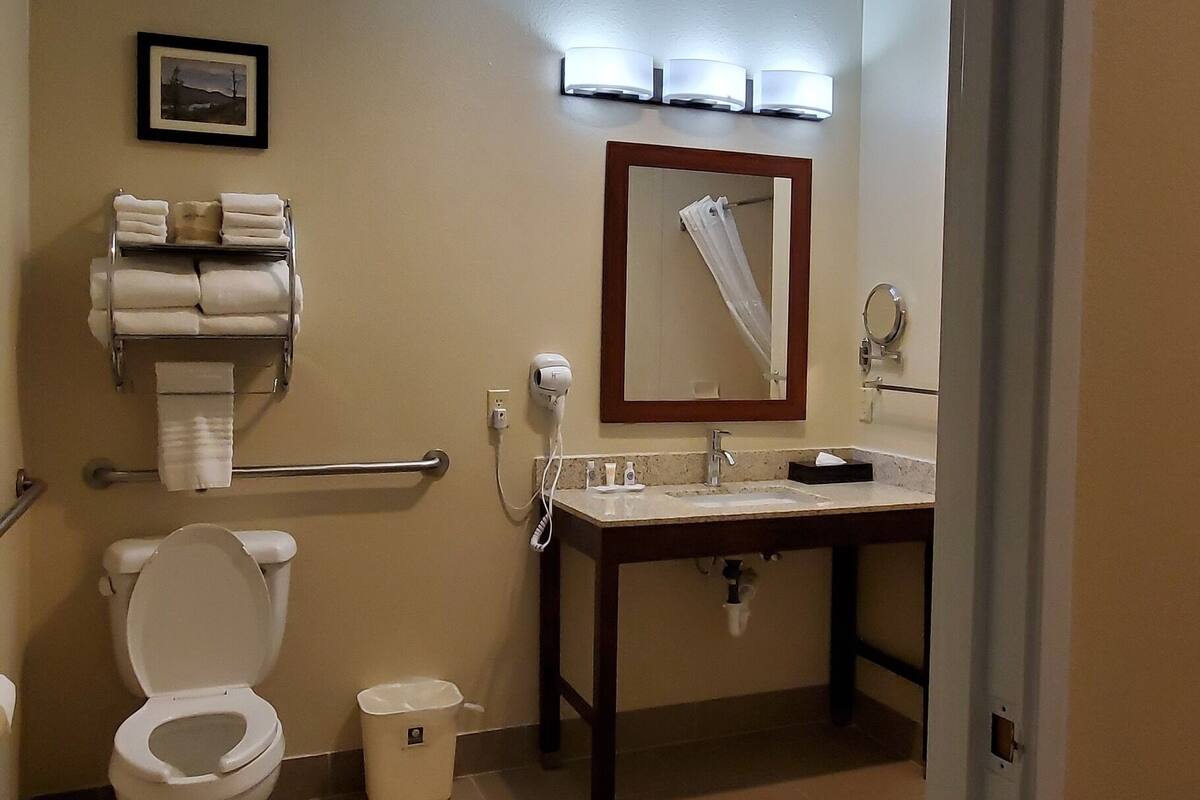 in-room safe, desk, soundproofing, iron/ironing board