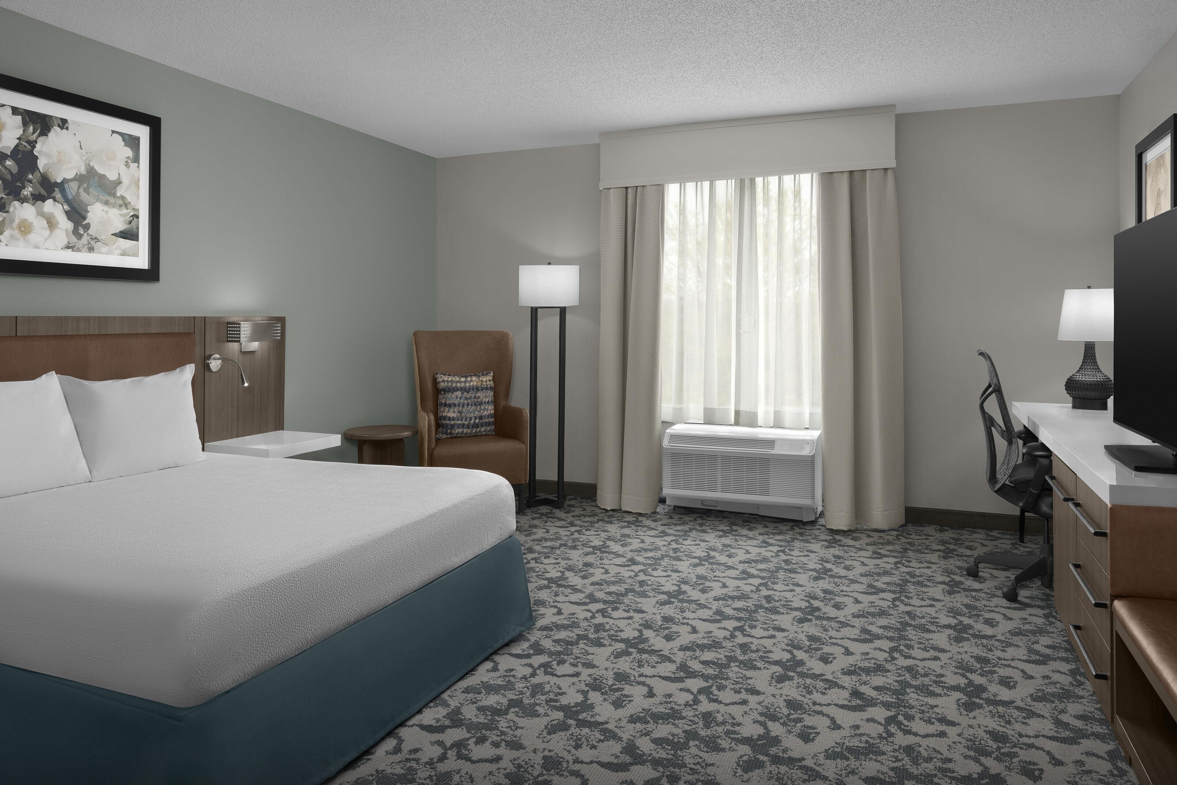 Suite, 1 King Bed, Non Smoking | Premium bedding, desk, laptop workspace, blackout drapes