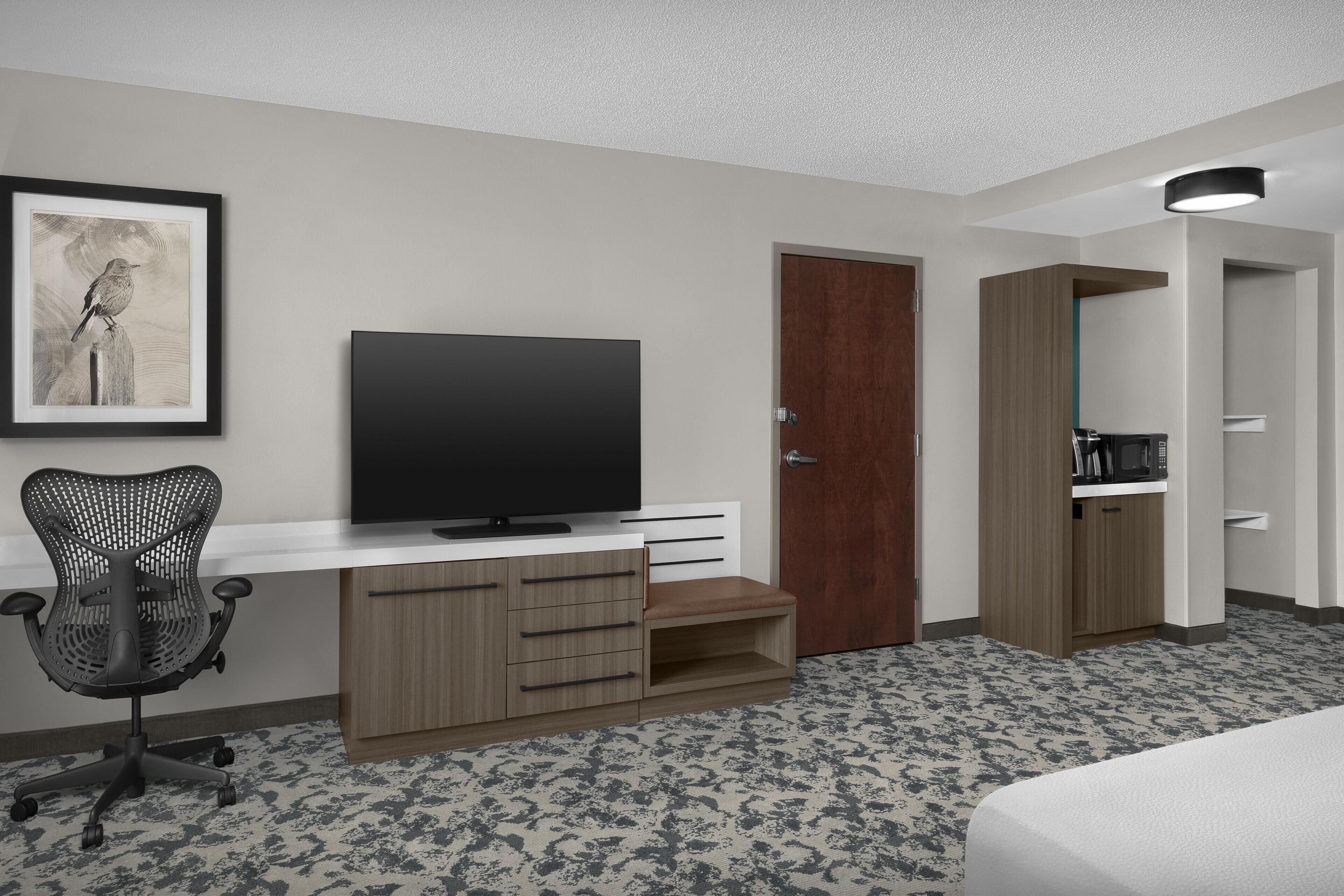 1 King Bed, Accessible, Non Smoking