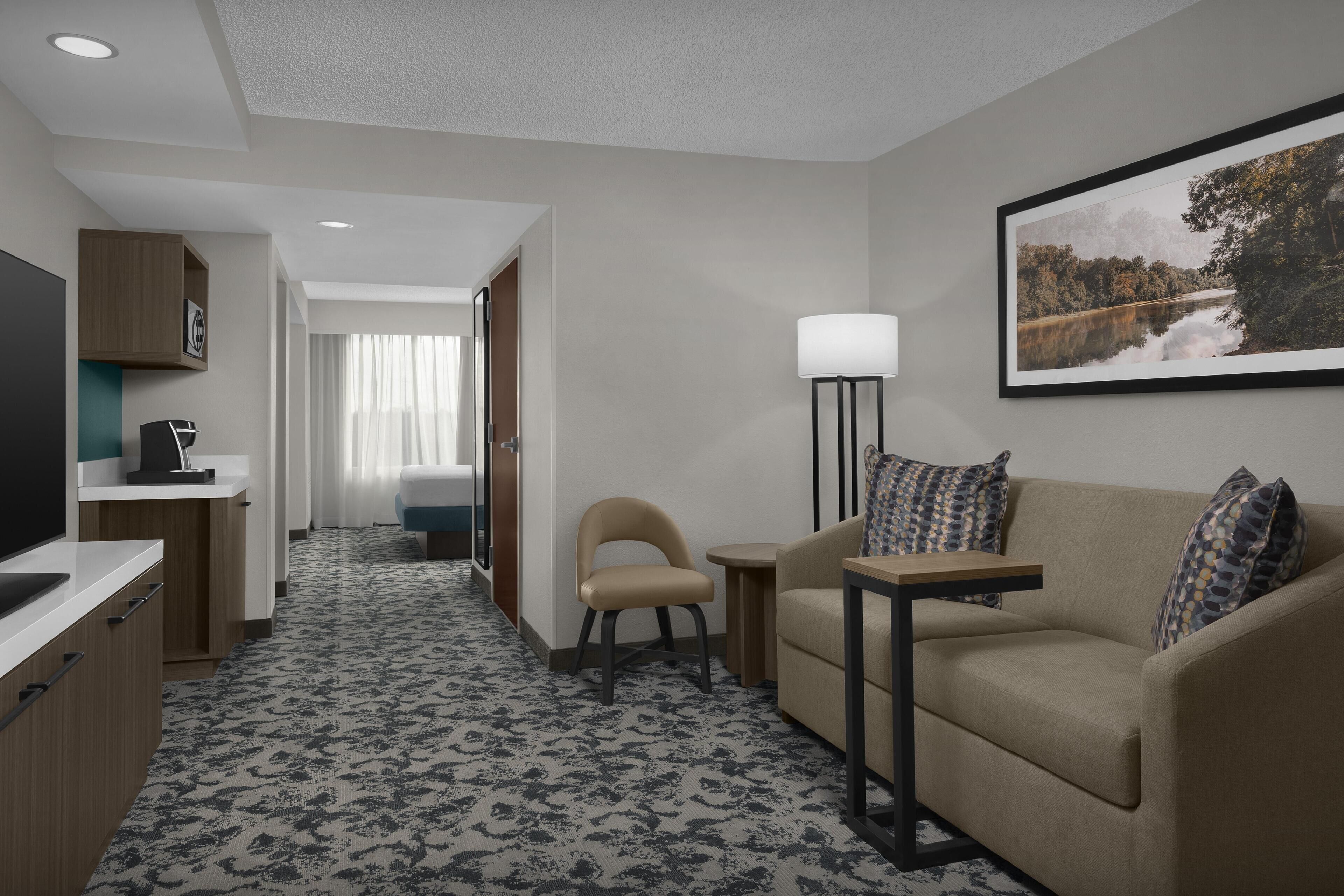 One King Bed Suite | Living area