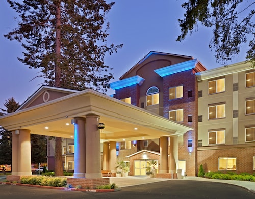 Holiday Inn Express & Suites Lacey – Olympia by IHG