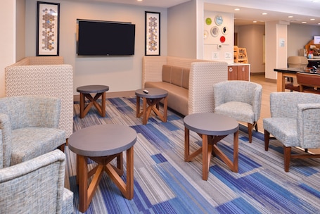 Exterior. Holiday Inn Express & Suites Lacey – Olympia by IHG
