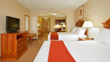 Värdeförvaringsskåp på rummet, skrivbord och strykjärn/strykbräda