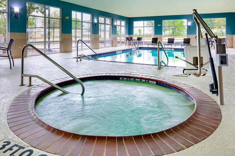 Holiday Inn Express Hotel & Suites Cleburne by IHG
