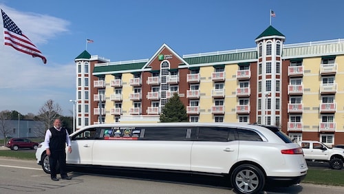 Holiday Inn Express & Suites Petoskey by IHG