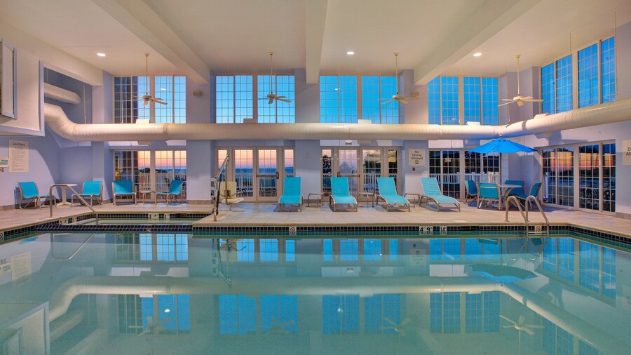 Holiday Inn Express & Suites Petoskey by IHG