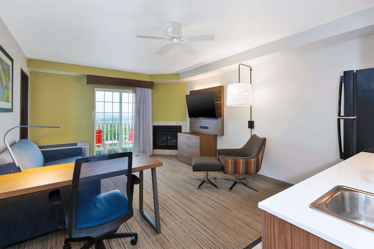In-room safe, desk, laptop workspace, iron/ironing board