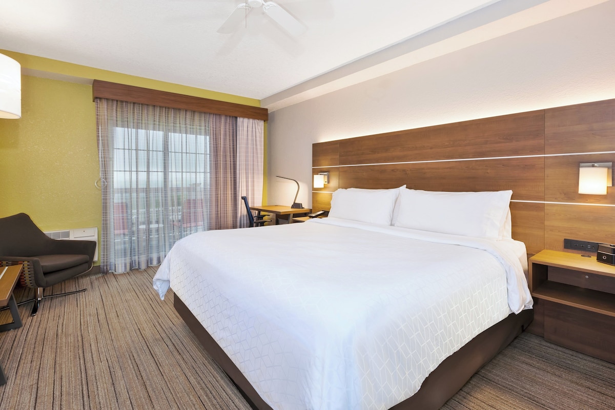 Chambre Standard, 1 très grand lit, accessible aux personnes à mobilité réduite (Accessible Tub)