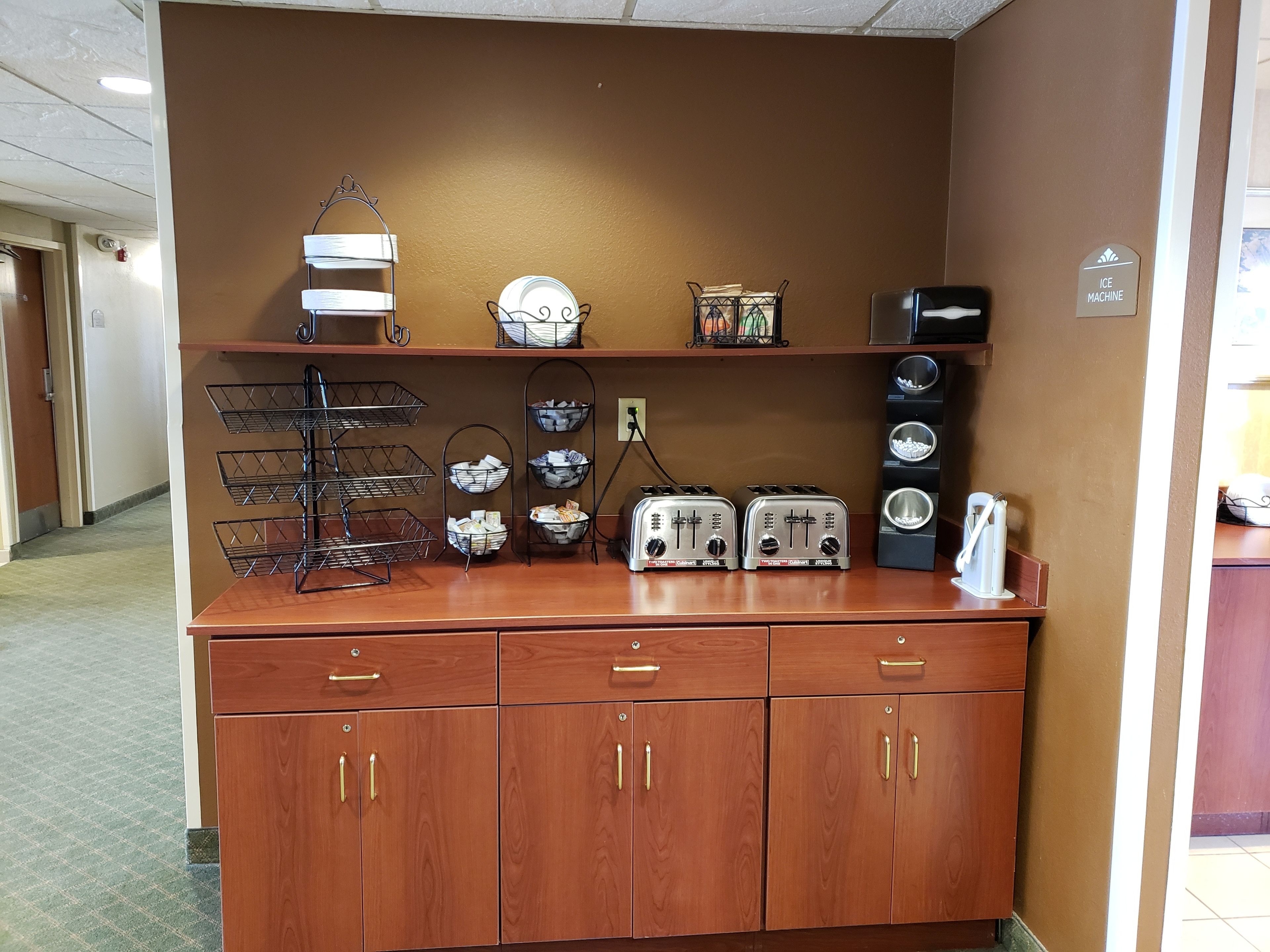 free daily continental breakfast