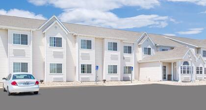 Microtel Inn & Suites by Wyndham Colfax/Newton