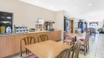 Free daily continental breakfast
