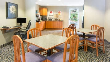 Desayuno continental incluido todos los días