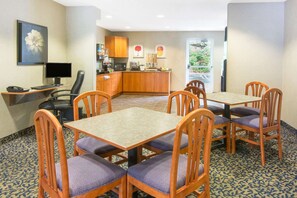 Free daily continental breakfast - Microtel Inn & Suites by Wyndham Hazelton/Bruceton Mills (Bruceton Mills)