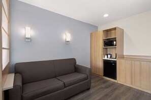 高級寢具、書桌、熨斗/熨衣板、免費無線上網