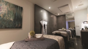 Couples treatment rooms, sauna, hot tub, steam room, body treatments