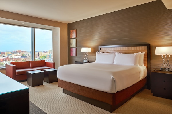 Premium bedding, down duvets, minibar, in-room safe