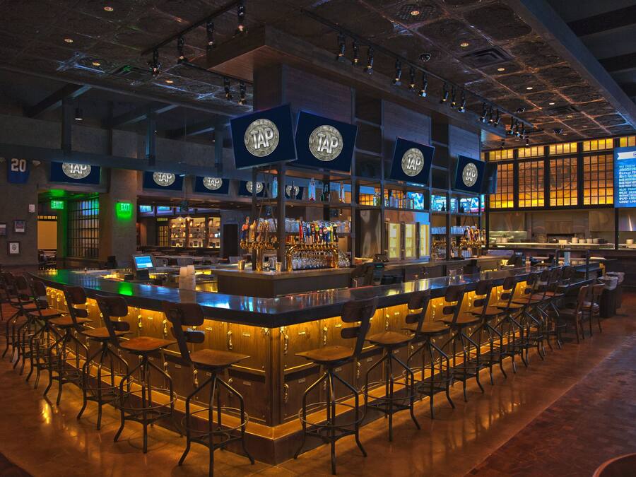 7 restaurants, breakfast, lunch, dinner served; American cuisine