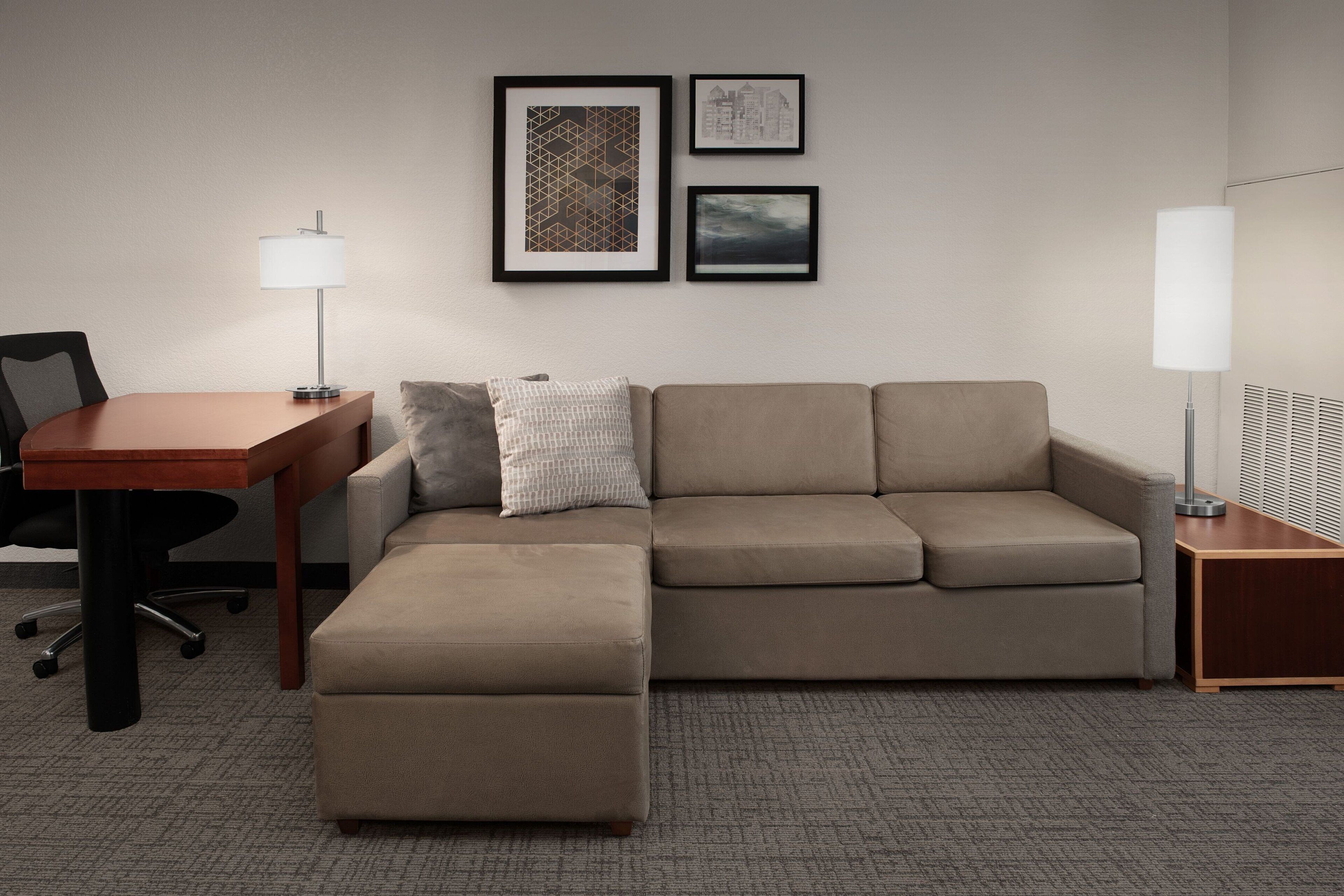 1 bedroom, premium bedding, desk, laptop workspace