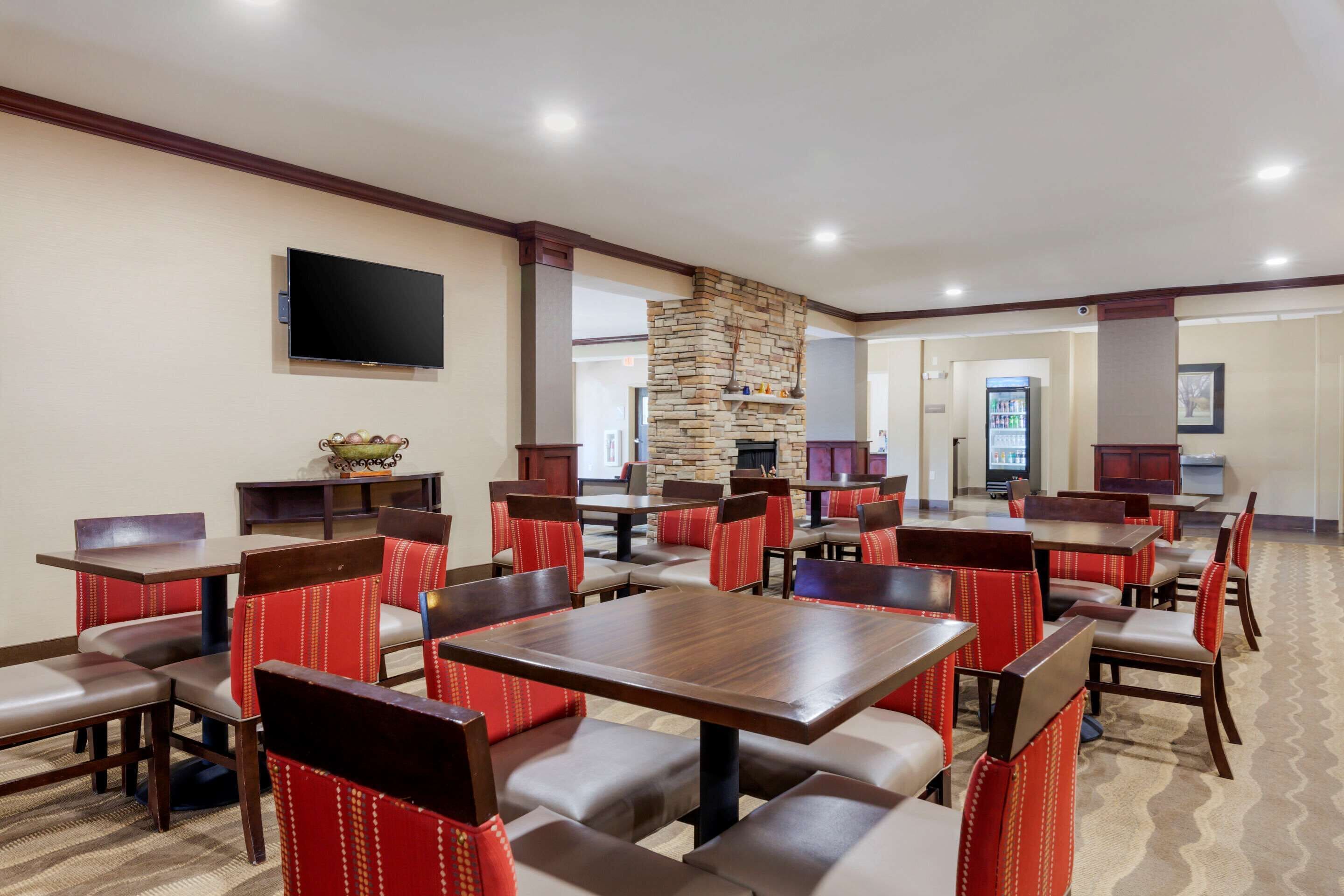 Free buffet breakfast 