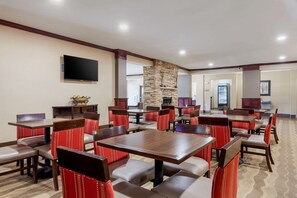 Free buffet breakfast - Comfort Inn Plover-Stevens Point (Plover)