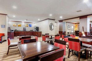 Free buffet breakfast - Comfort Inn Plover-Stevens Point (Plover)