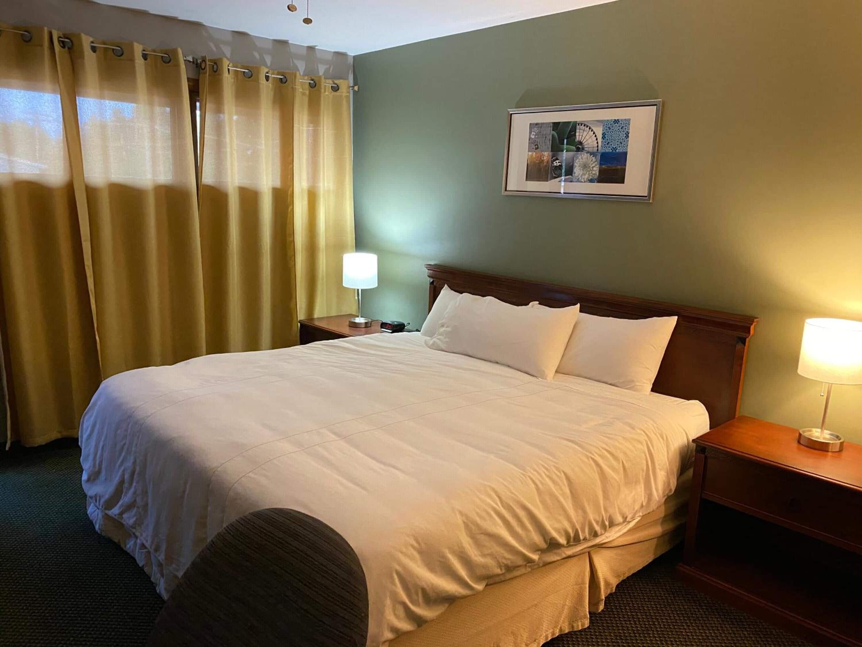 Desk, free WiFi, bed sheets, alarm clocks